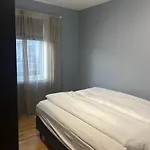 Flott Leilighet, 1 Etasje Med Nydelig Sjoutsikt *