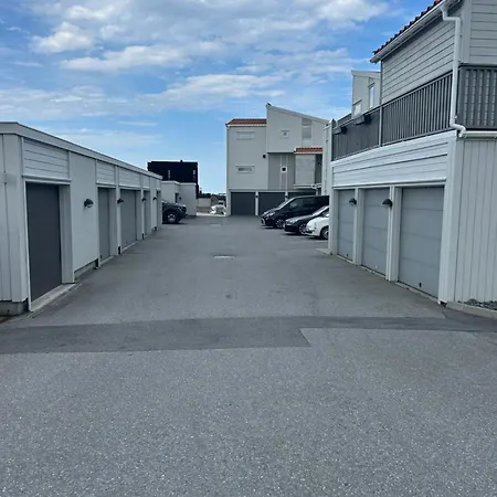 Apartamento Flott Leilighet, 1 Etasje Med Nydelig Sjoutsikt *