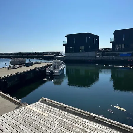 Flott Leilighet, 1 Etasje Med Nydelig Sjoutsikt Karmoy