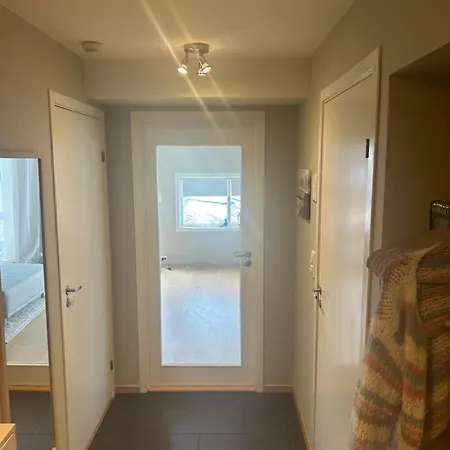 Flott Leilighet, 1 Etasje Med Nydelig Sjoutsikt Apartamento