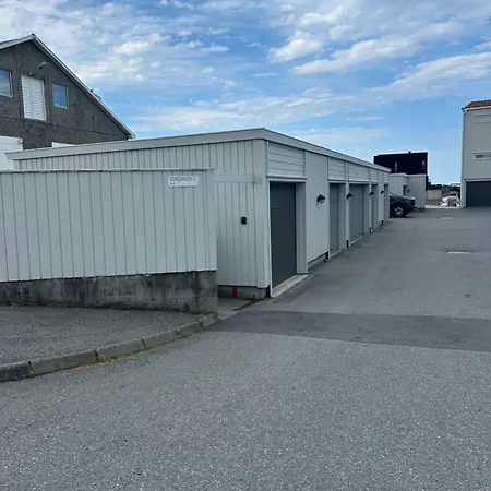 Flott Leilighet, 1 Etasje Med Nydelig Sjoutsikt Apartamento Karmoy