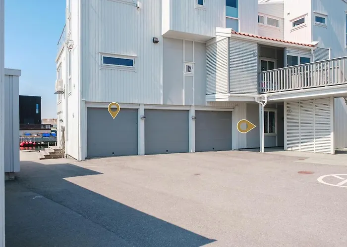 Flott Leilighet, 1 Etasje Med Nydelig Sjoutsikt